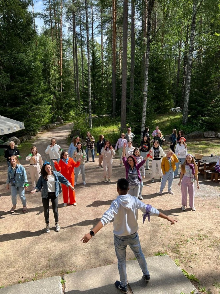 Outdoor Team Building